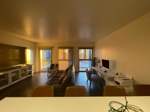 DTLA Apartment With an Amazing View