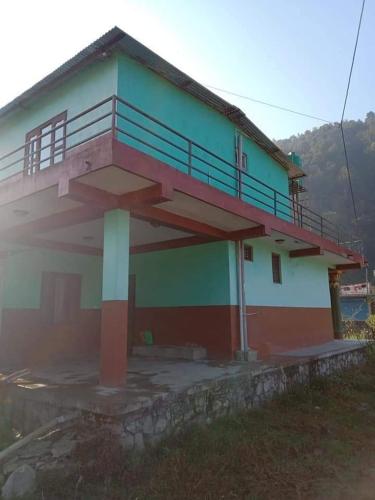 Forest retreat home photo