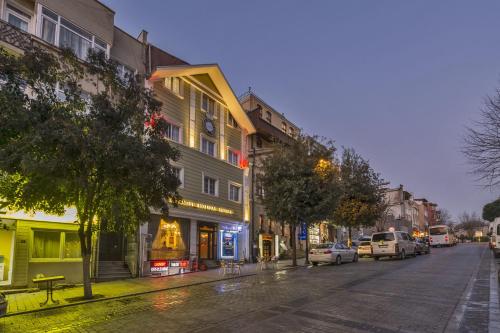 Istanbul Holiday , Pension in Istanbul