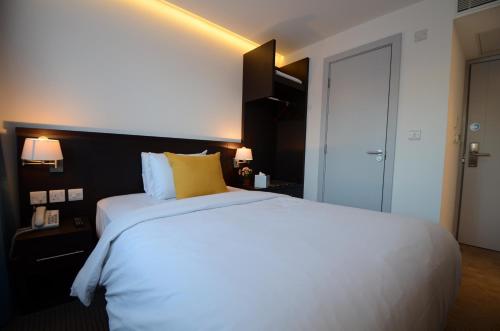 Pelican London Hotel and Residence - image 6