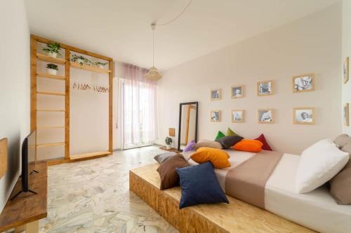 Living Florinda Apt. (3' to Airport, 9' to Center)