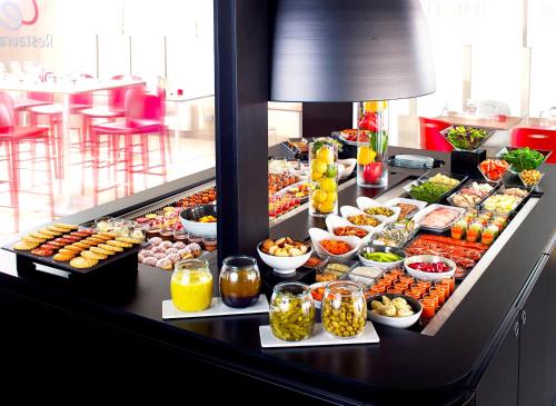 Hotel - Restaurant Campanile Paris Ouest- Nanterre- La Défense