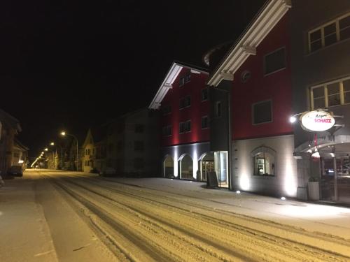 ทางเข้า, Hotel Cafe Schatz in โฮเอเนมส์