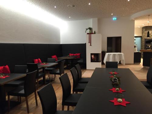 ห้องอาหาร, Hotel Cafe Schatz in โฮเอเนมส์