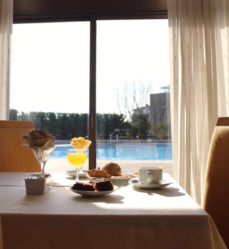 ห้องอาหาร, Hotel Meia Lua in โอวาร์