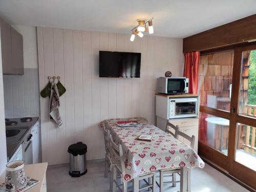 Coquet Studio de 4 personnes aux Carroz - Balcon et Wifi