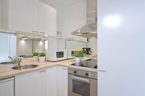 Vienna Central Apartments - image 6