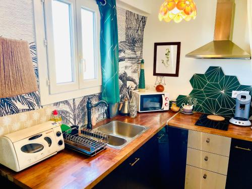 Elégant studio sous les toits, Marseille (photo 9)