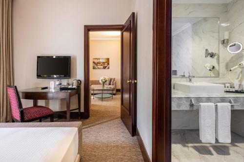 room detail thumbnail 1