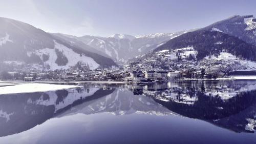 Lake view suites Villa Julia by we rent in Zell Am See
