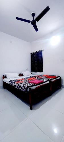 Double or Twin Room with Private Bathroom image 1