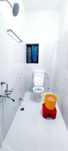 Double or Twin Room with Private Bathroom image 9