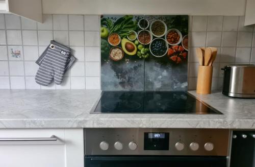 keuken, Appartement Uttied mit Terrasse und Garten - 4 Sterne DTV in Rambin