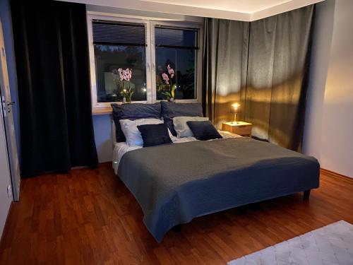 4 twin beds