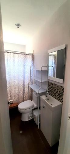 Bathroom, Casa Naranja in Mancora