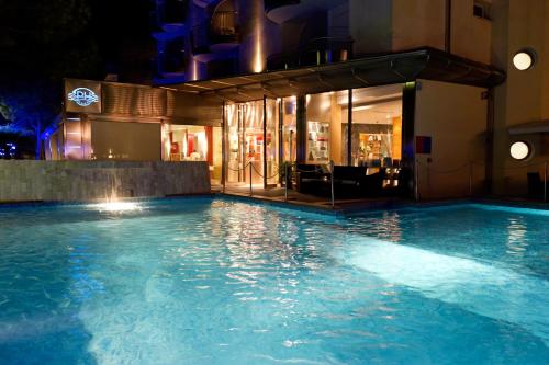 Park Hotel - image 8