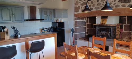 Résidence de Suzanne Gîte avec sauna privatif (Residence de Suzanne Gite avec sauna privatif) in 拉吉奧爾