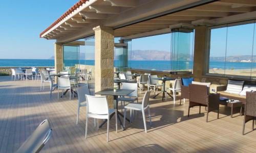 Captain's Beach Apartments 4