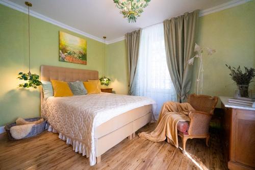 1 queen bed