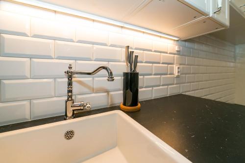 New studio 3 - self check in with parking included, Bratislava (fotografie 6)