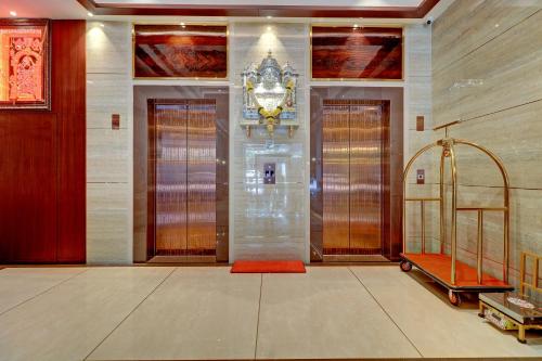 Hotel Gurudev Grand – Bombay/ Mumbai, KY
