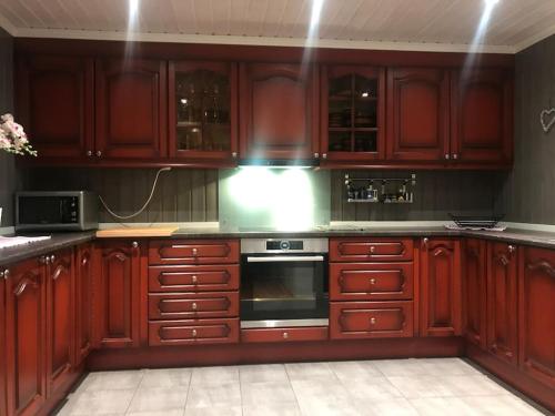 Stor familiehytte på Småsætra, Sjusjøen (Stor familiehytte pa Smasætra, Sjusjøen) in Sjusjoen