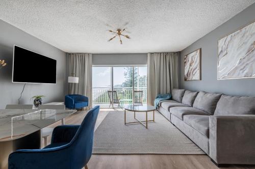 Oceanfront Beach House Pool Balcony - image 5