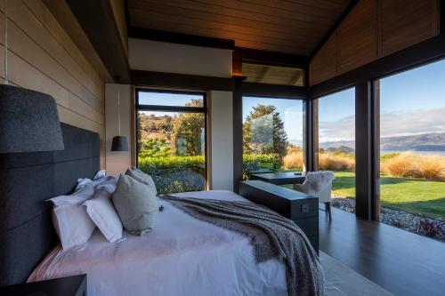 407140391 Lodge Lorien