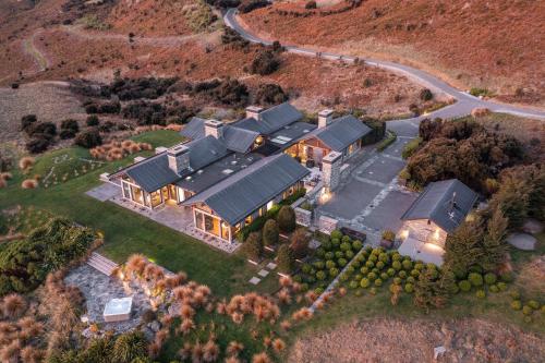 407140511 Lodge Lorien