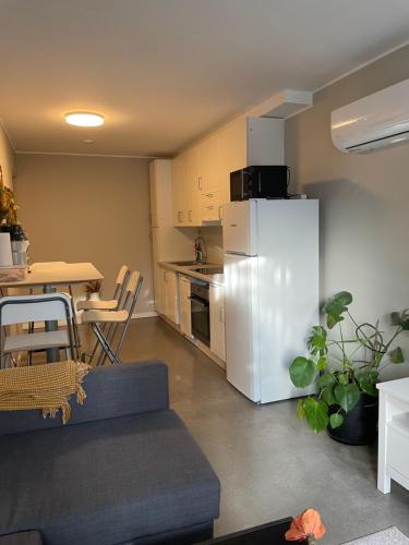 Ny Hybel leilighet med eget bad og egen inngang