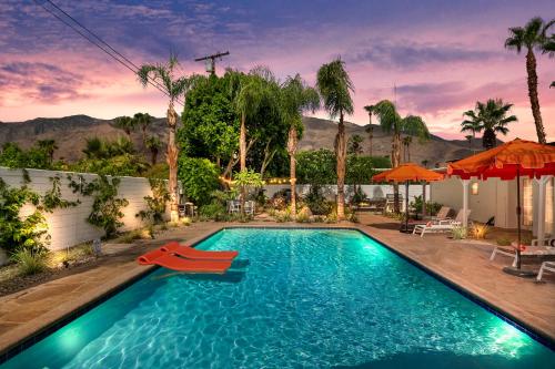 Tropicale Palms - luxe 3 bedroom with king beds and 3 baths in Palm Springs, Vereinigte Staaten von Amerika
