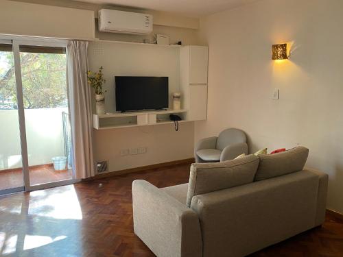 Cómodo departamento en el centro de Mendoza - image 3