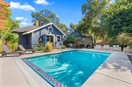 B&B Boise - The Gatsby: Heated Pool & Spa in North End Boise - Bed and Breakfast Boise