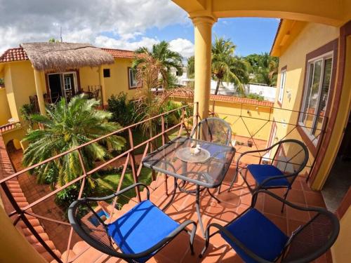 Appt for 3ppl, all equipped, pool and balcony with view