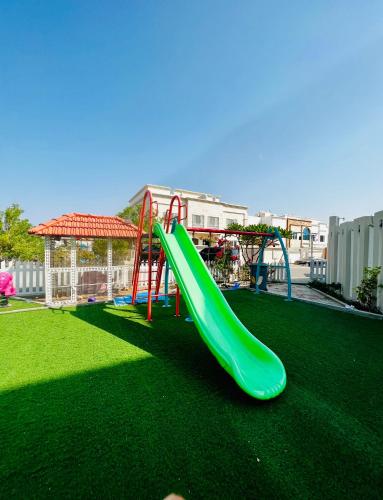 ملعب للأطفال, Abu Rakan Apartment in السيب ( مسقط)