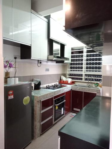 Homestay Camelia Kuala Terengganu Houses 3 Room 2 Bathroom - Near Batu Buruk Beach , Drawbridge, Pas in Kuala Terengganu