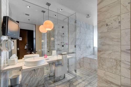 Strip View Luxury Studio No Resort Fee Palms Place, Las Vegas (photo 3)