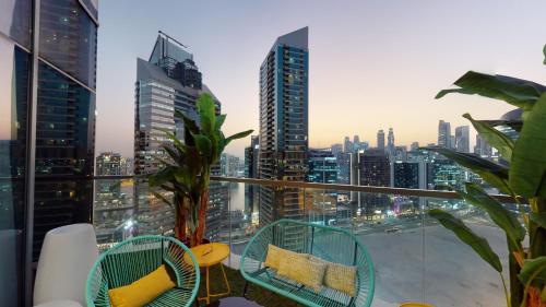High-End Designer Penthouse Full Burj Khalifa View - image 9