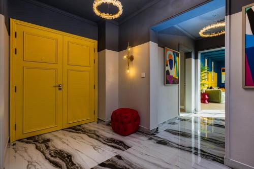 High-End Designer Penthouse Full Burj Khalifa View - image 2