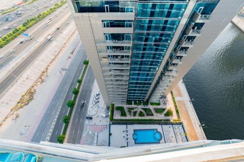 Kasco Homes Holidays LLC Waves Tower, Дубай (фото 10)