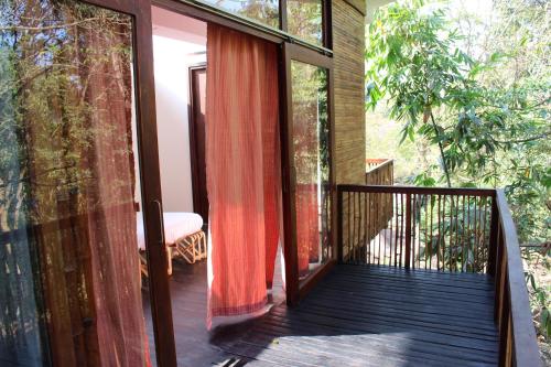 balkon/terras, Uravu Bamboo Grove Resort in Ambalavayal