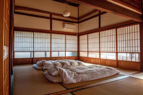 entohouse BAR&GUESTHOUSE