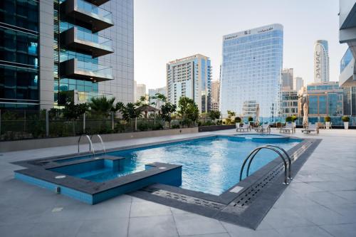 Kasco Homes Holidays LLC Waves Tower, Дубай (фото 5)