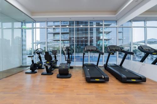 Kasco Homes Holidays LLC Waves Tower, Дубай (фото 8)