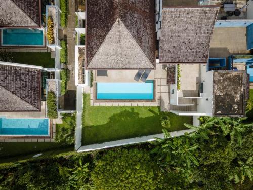 Beautiful comfortable and Fully Equipped Big pool villa with 65inch smart tv Located near popular Bangtao beach and laguna