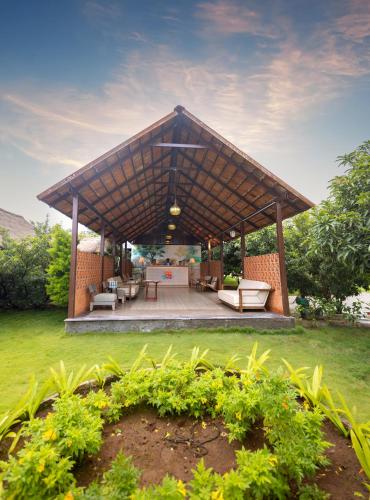 Dārzs, AATHAVAN MATICHI ECO RESORT in Panhala