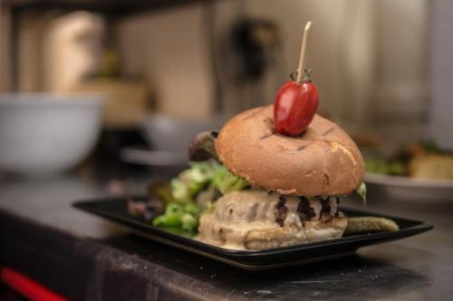 Étterem, Le Bannier Hotel Restaurant in Chateaudun-Bannier