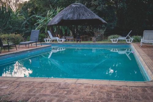 Kolam renang, Thokozani Lodge in Yaverland