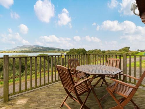 Chalet Loch Side Lodge 8 by Interhome in Kinross