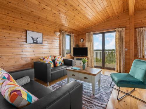 Chalet Loch Side Lodge 8 by Interhome in Kinross